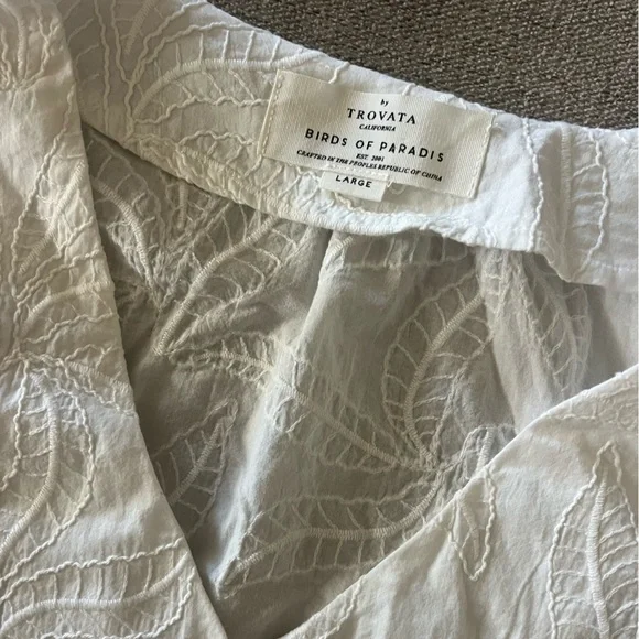 NWT Trovata Angela Flutter Sleeve Blouse - Picture 3 of 4